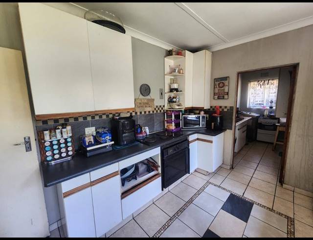 3 BEDROOM HOUSE FOR SALE IN GENL ALBERTS PARK